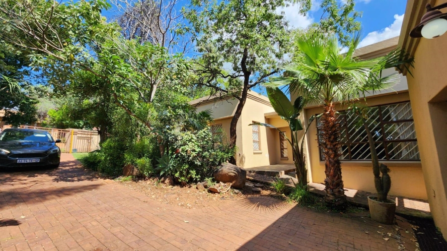 To Let 4 Bedroom Property for Rent in Cashan North West